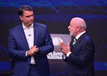 Às vésperas do 2º turno, Flávio tem 52% dos votos válidos, e Lula, 48%