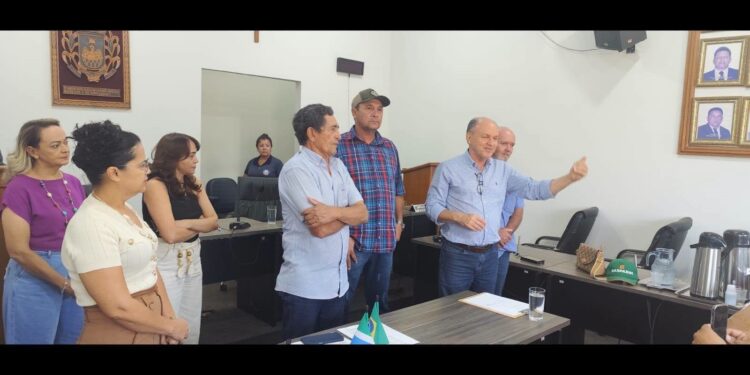 Mochi fica fora da Assembleia e deixa uma pergunta para Pedro Gomes: quem fará o mesmo pela cidade?