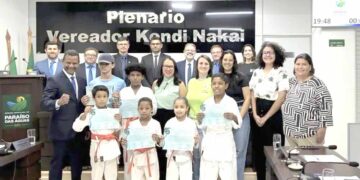 Câmara de Paraíso das Águas homenageia atletas do karatê e debate projetos importantes durante a 37ª Sessão Ordinária