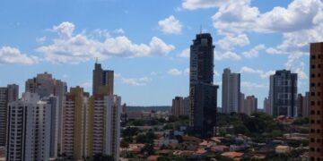 Domingo de eleições terá chuva, risco de tempestades e queda de temperatura