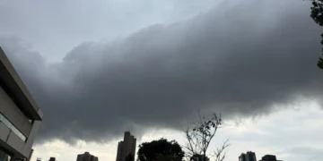 Frente fria mantém tempo chuvoso e clima ameno em MS neste sábado