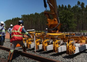 Gigante da celulose começa penúltima etapa do ramal ferroviário