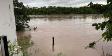 Nível do Rio Taquari sobe mais em Coxim e atinge 4,52 metros na manhã desta terça-feira