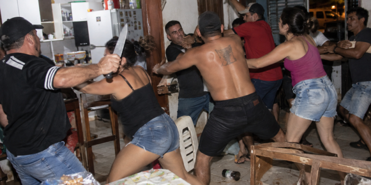 Paranaiba: Homem é morto a facadas após confusão envolvendo quatro pessoas