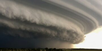 Ciclone extratropical deve se formar no Sul e 13 estados entram na rota de temporais