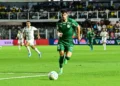 Palmeiras tropeça diante do Santos, São Paulo perde e Bragantino goleia na 33ª rodada do Brasileirão